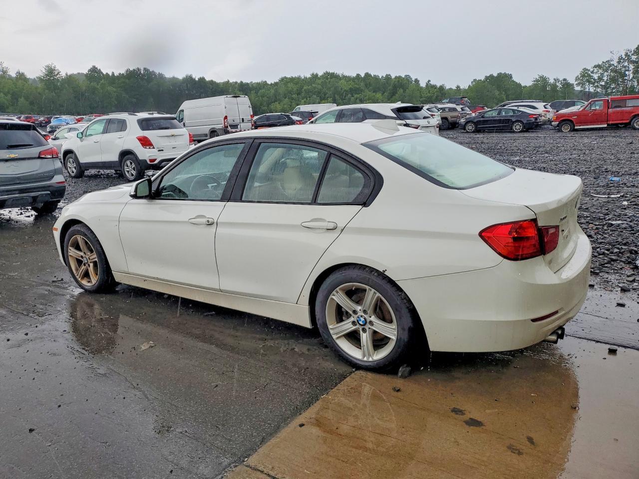 2013 BMW Seria 3 328i - zdjęcie 2