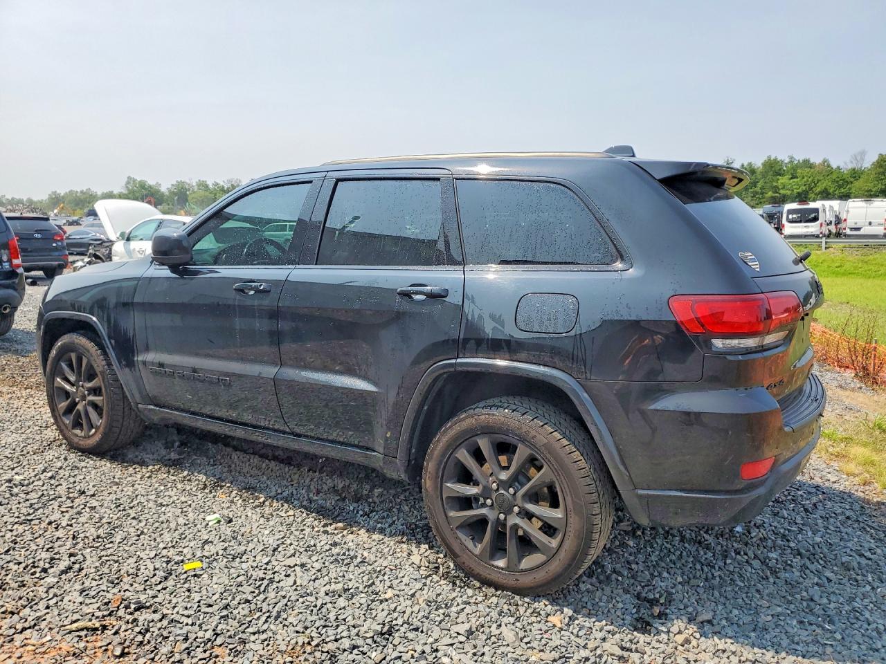 2022 Jeep Grand Cherokee Laredo E - zdjęcie 2