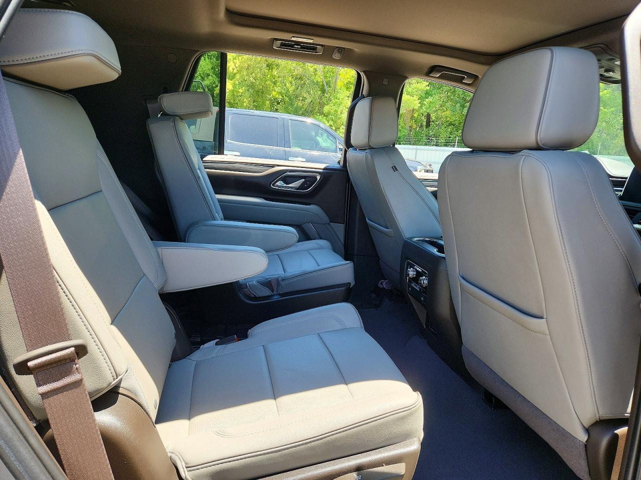 2023 GMC Yukon Slt - zdjęcie 10