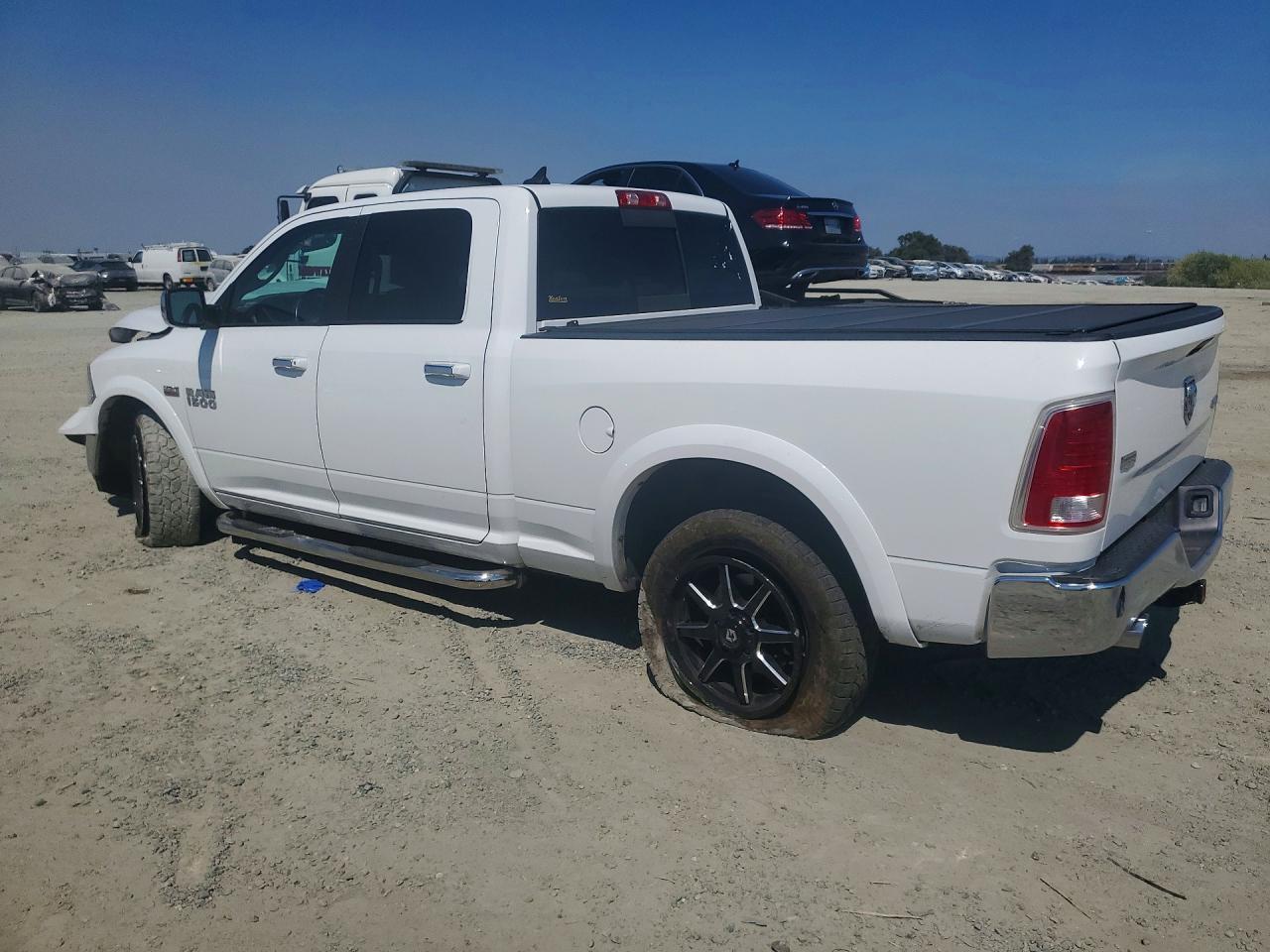 2017 Ram 1500 Laramie - zdjęcie 2