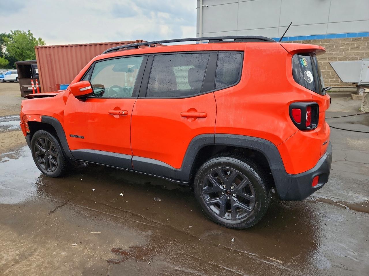 2017 Jeep Renegade Latitude - zdjęcie 2