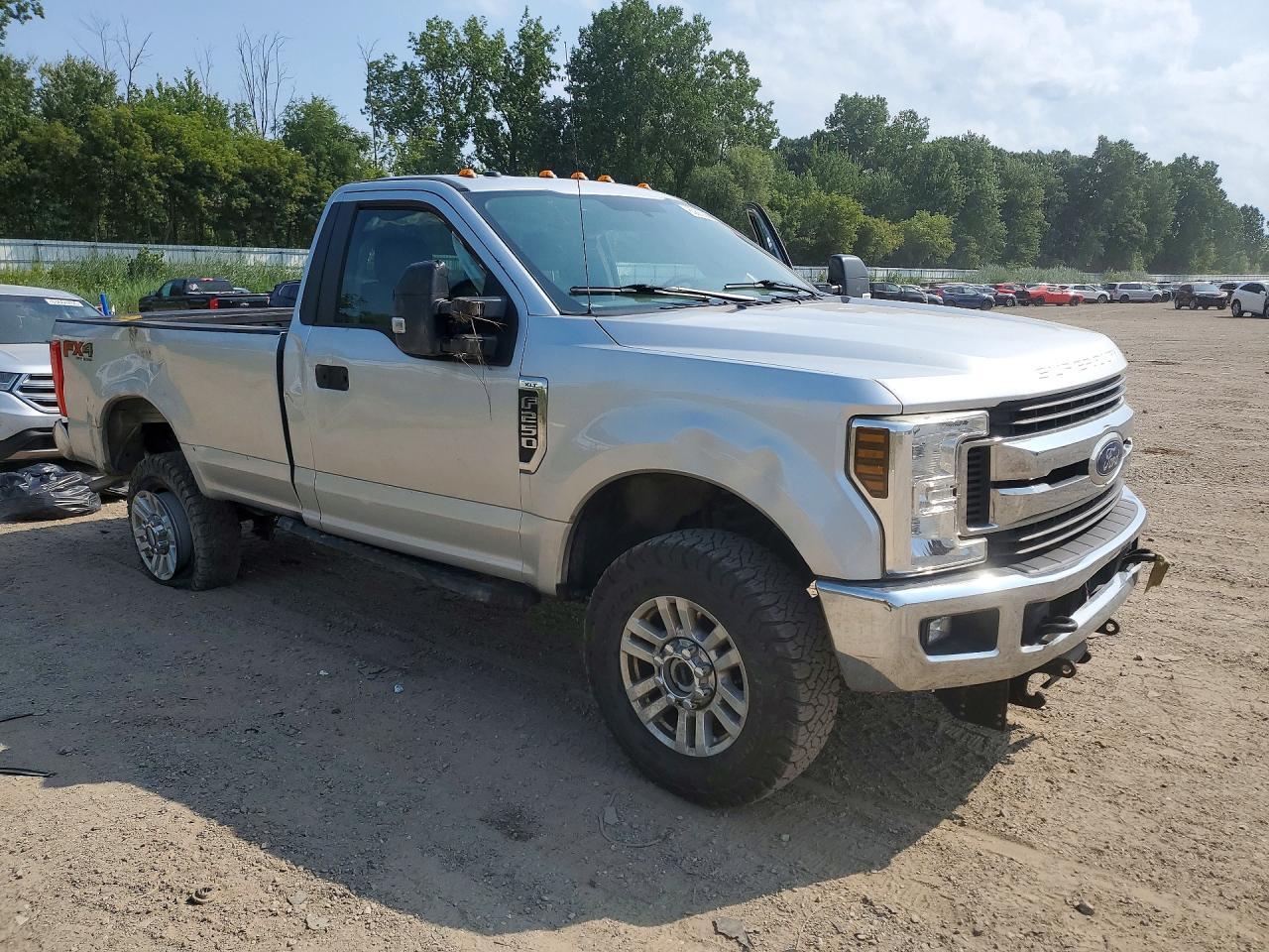 2018 Ford F250 Super Duty - zdjęcie 4