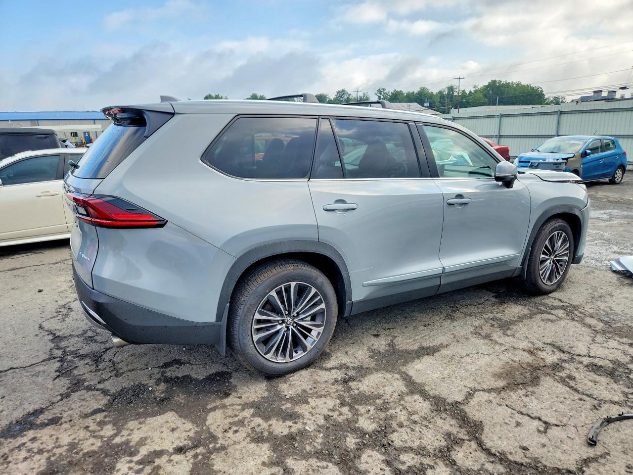 2026 Toyota Grand Highlander Hybrid Max Platinum - zdjęcie 3