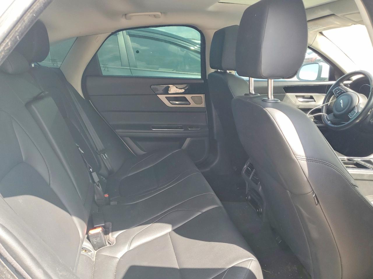 2018 Jagu Jaguar Xf 2Wd 4C 4D Sedan 25T - zdjęcie 10