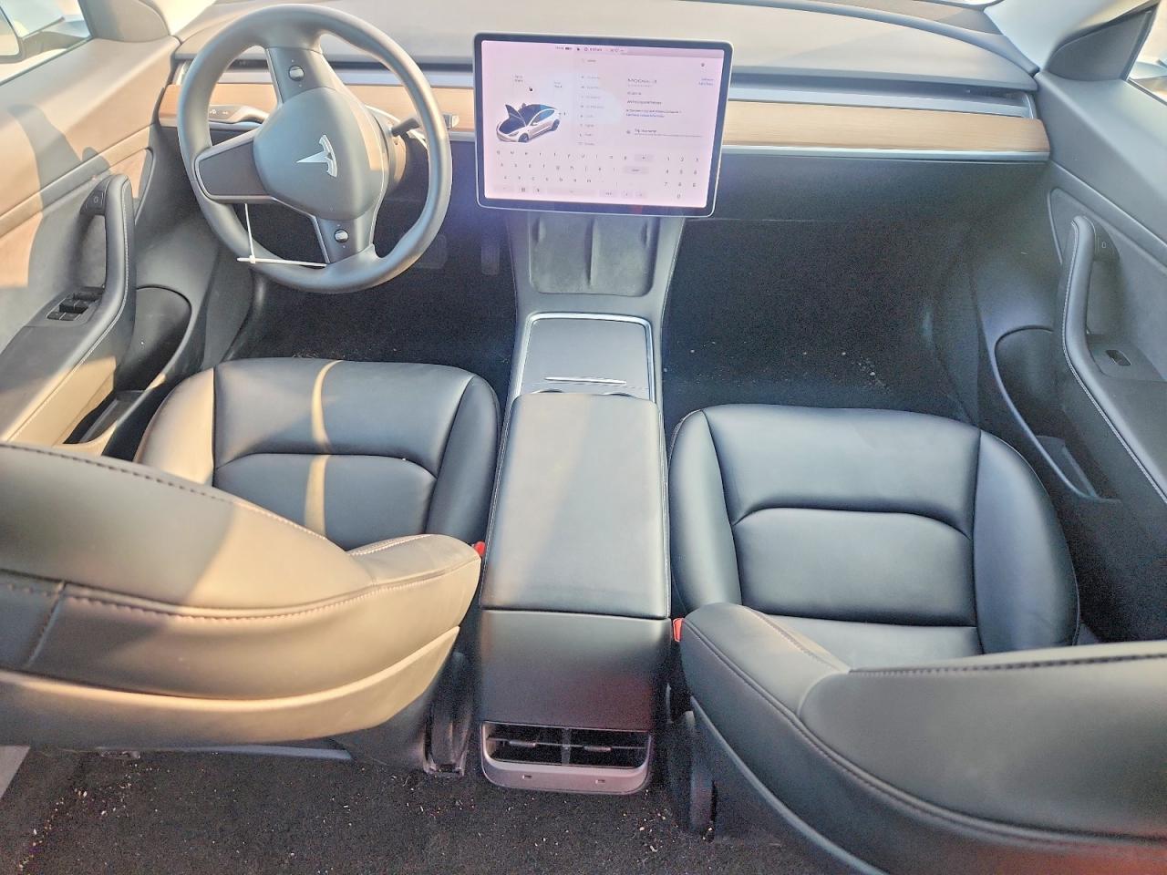 2021 Tesla Model 3 - zdjęcie 8