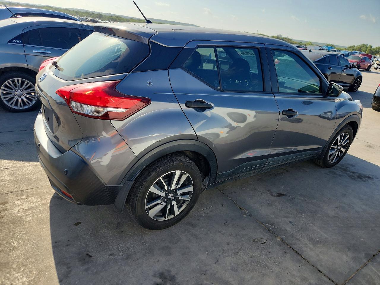 2020 Nissan Kicks S - zdjęcie 3