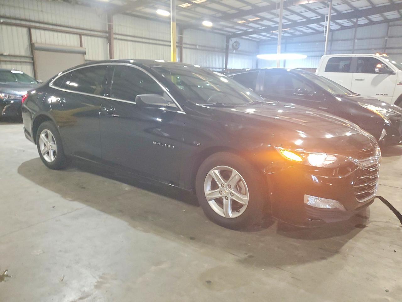 2023 Chevrolet Malibu Ls - zdjęcie 4