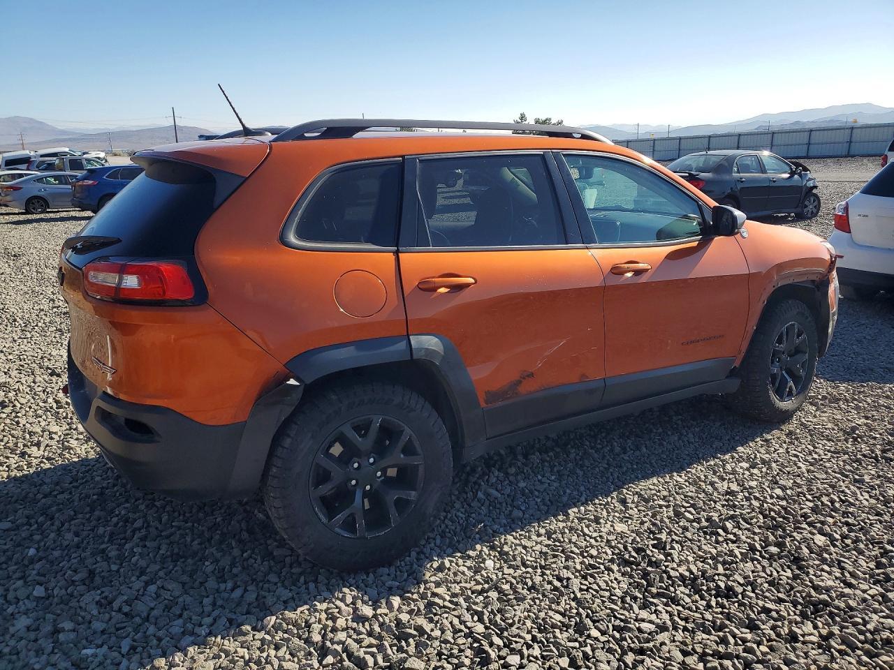 2015 Jeep Cherokee Trailhawk - zdjęcie 3