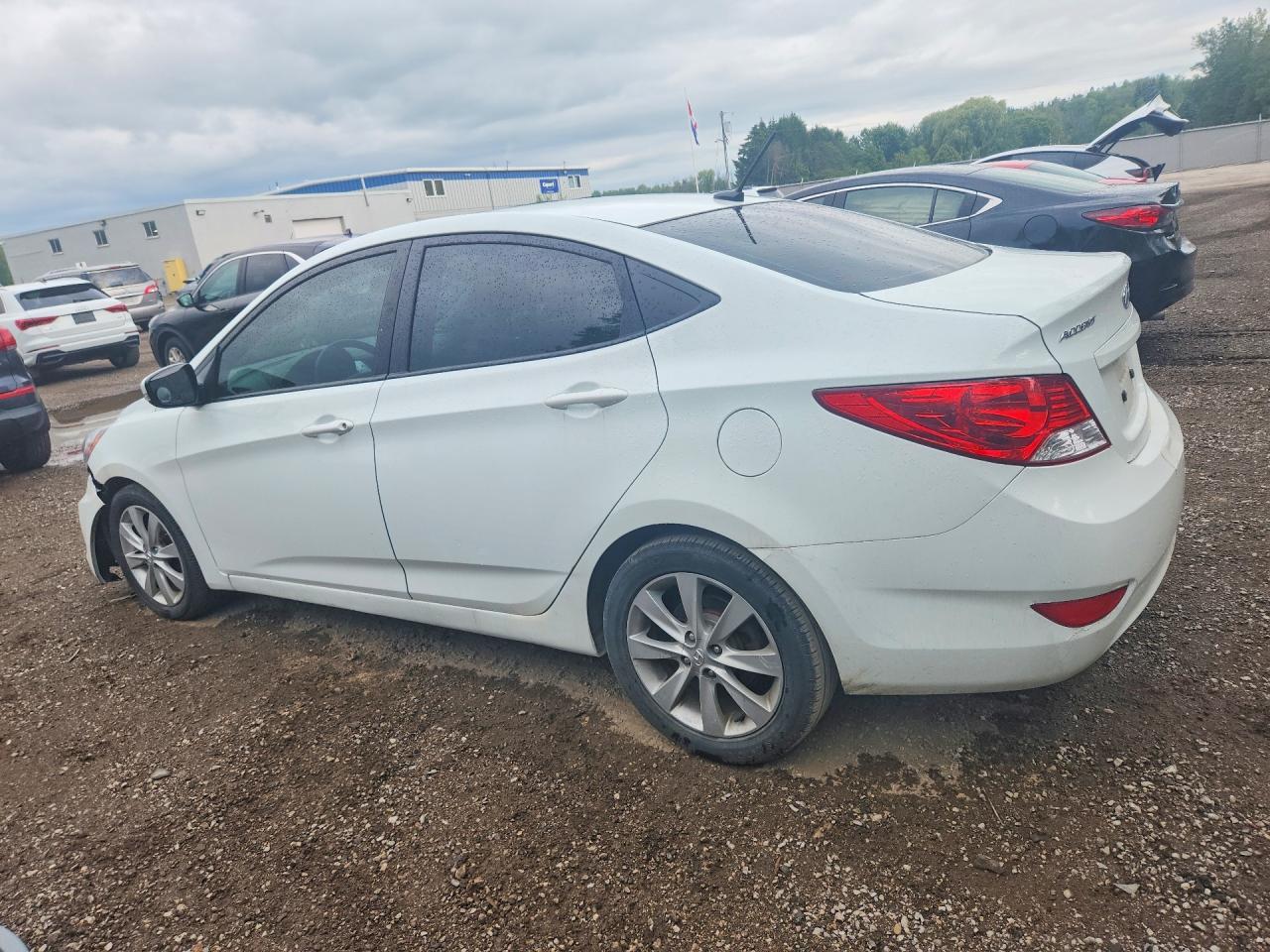 2013 Hyundai Accent Gls - zdjęcie 2