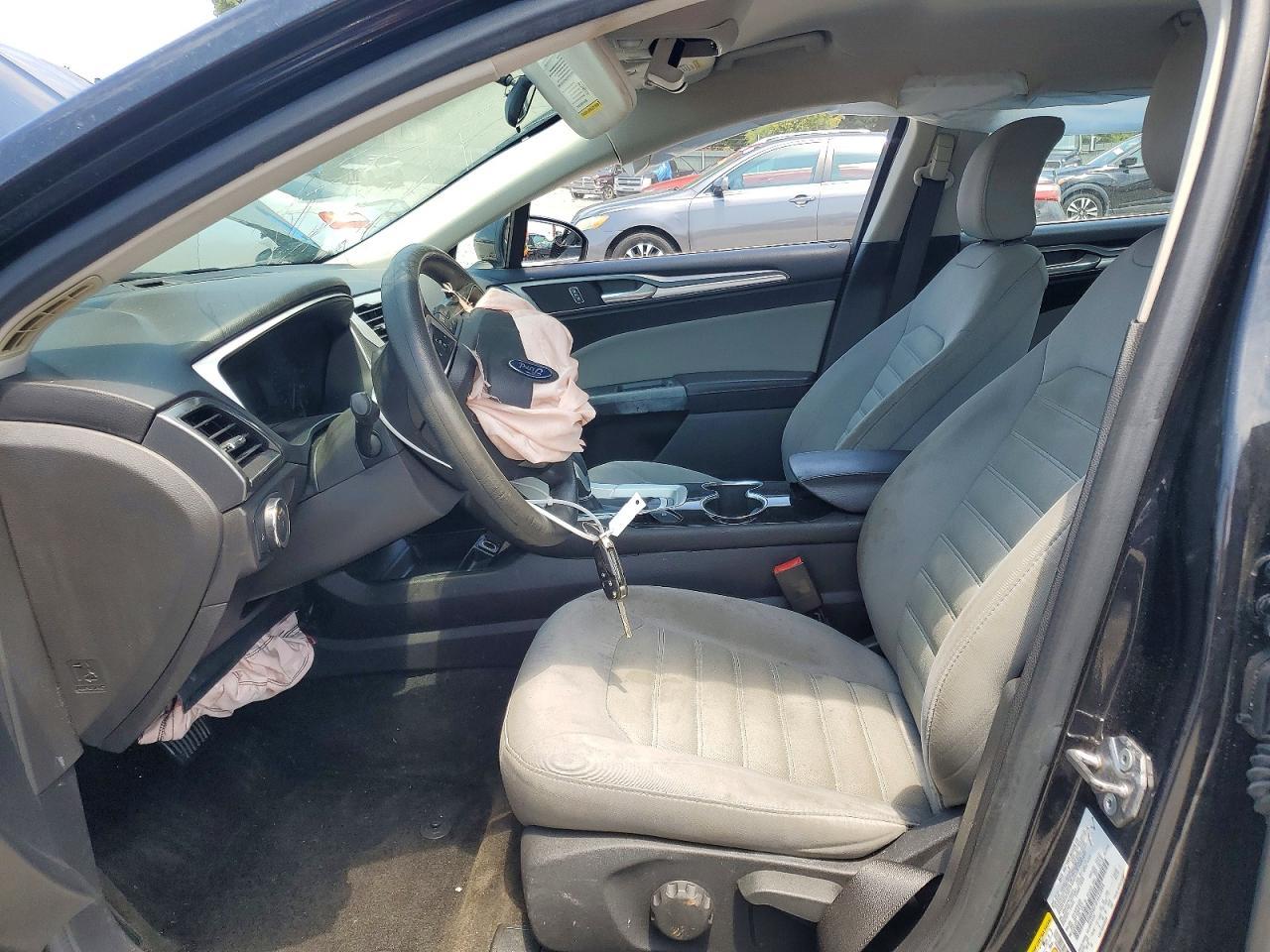 2015 Ford Fusion S - zdjęcie 7