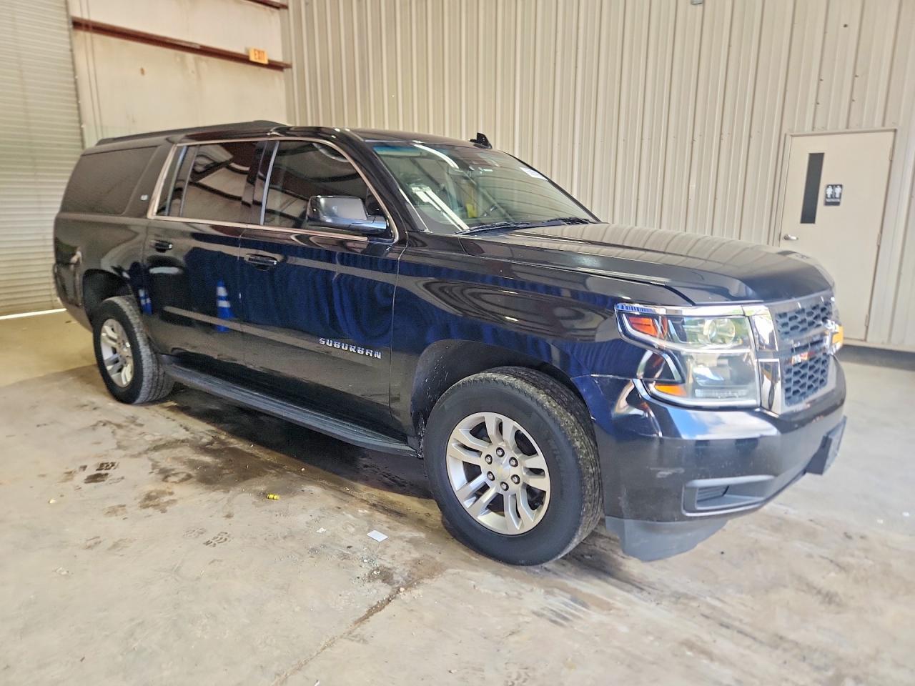 2019 Chevrolet Suburban K1500 Lt - zdjęcie 4