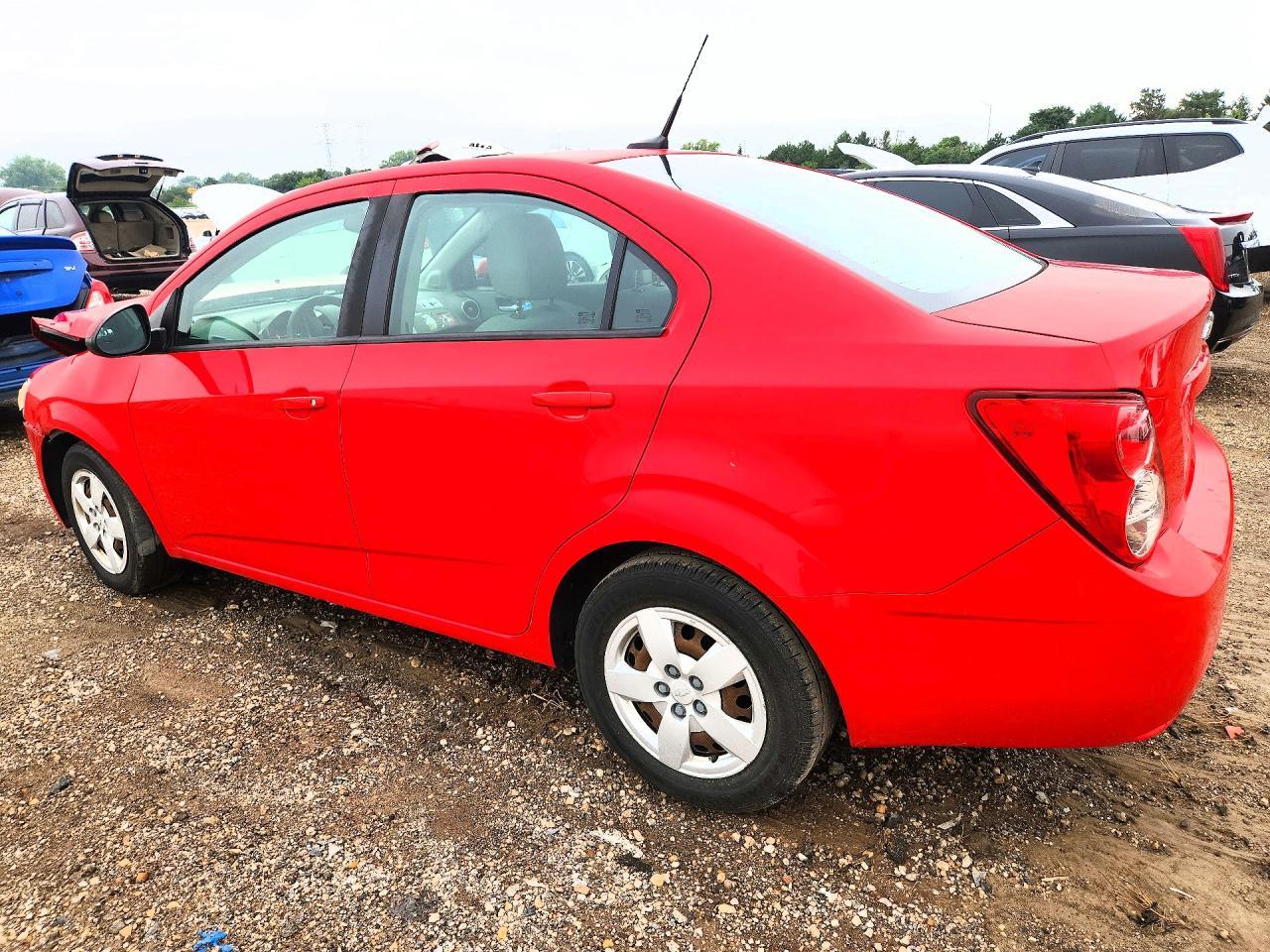2014 Chevrolet Sonic Ls - zdjęcie 2