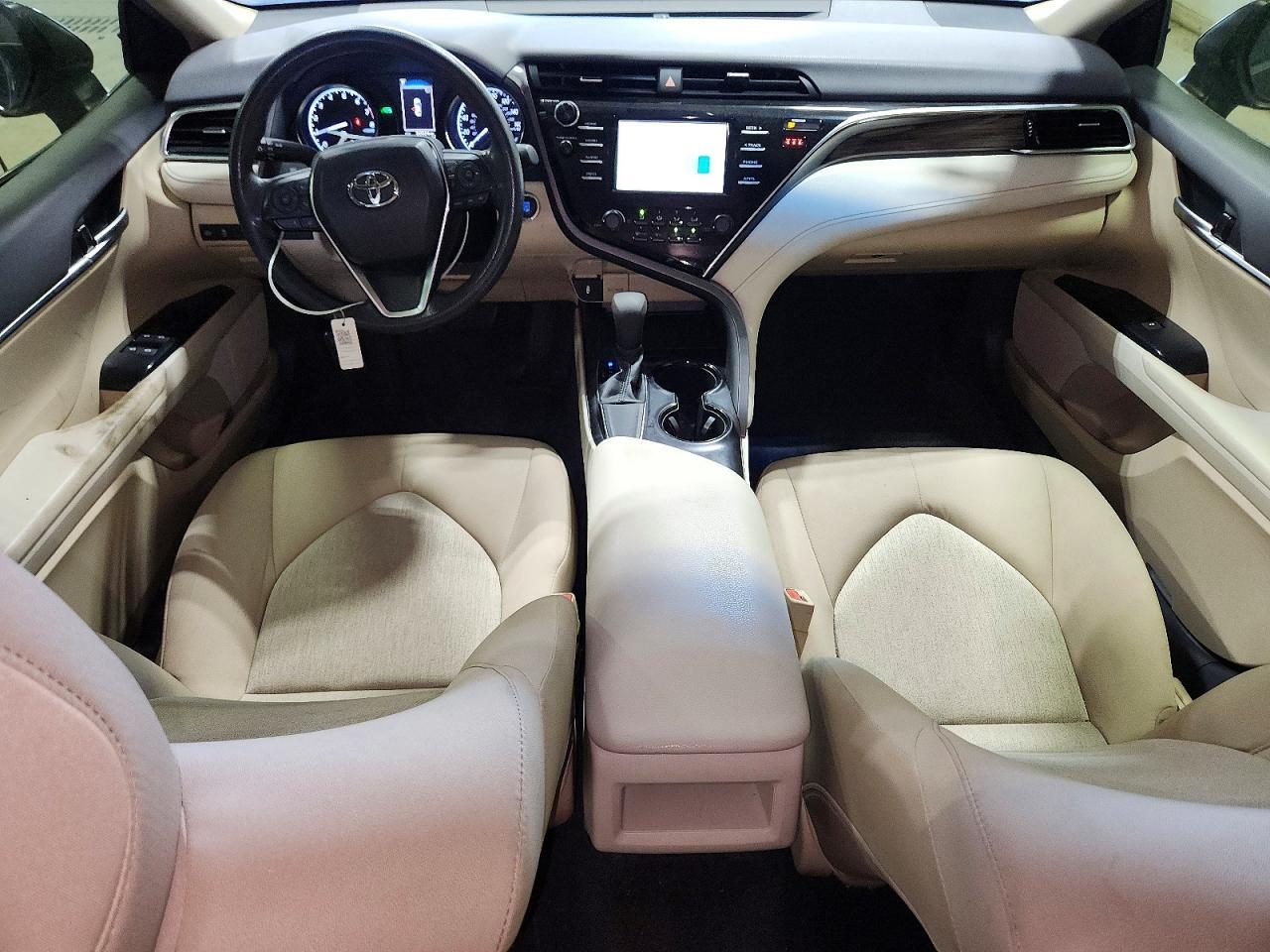 2018 Toyota Camry Le - zdjęcie 8