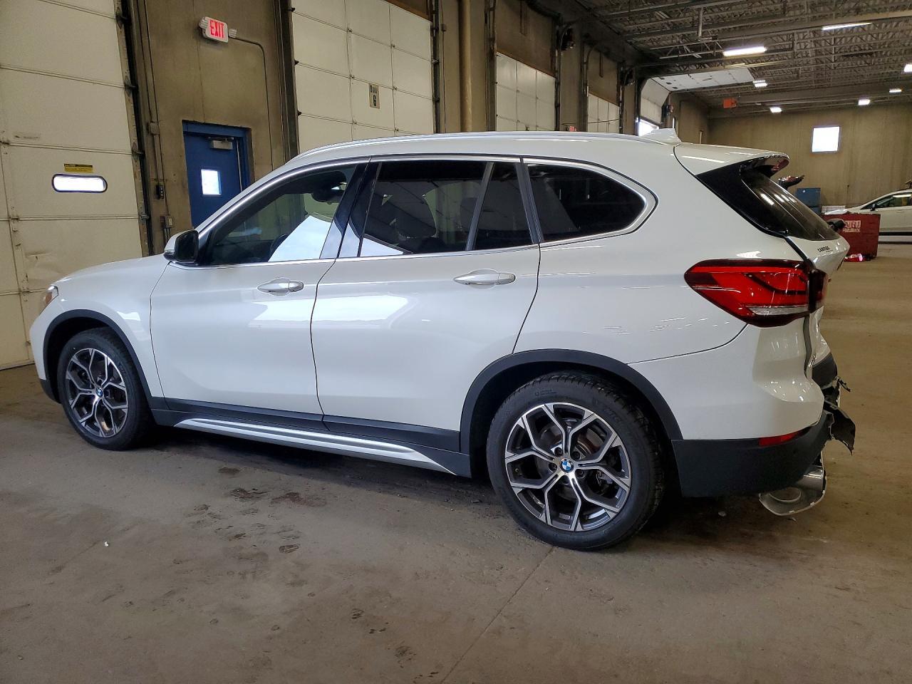 2021 BMW X1 xDrive28I - zdjęcie 2