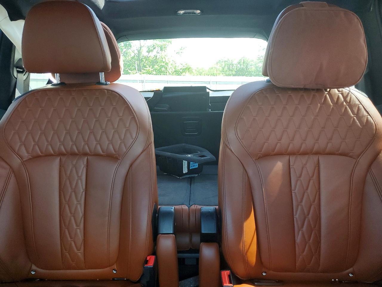 2019 BMW X7 xDrive50I - zdjęcie 10