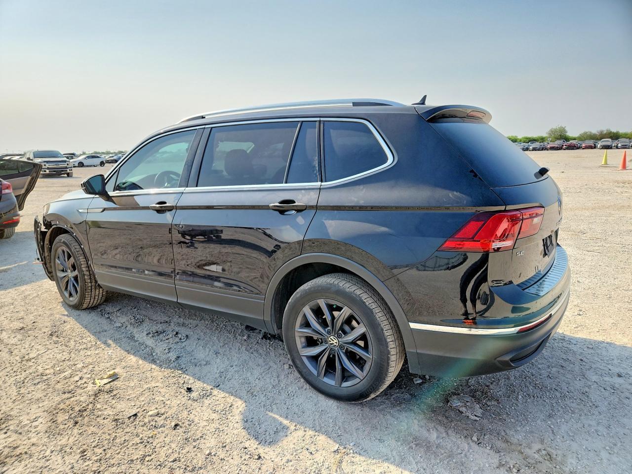 2022 Volkswagen Tiguan Se - zdjęcie 2