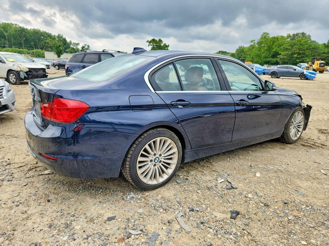 2015 BMW Seria 3 328i - zdjęcie 3