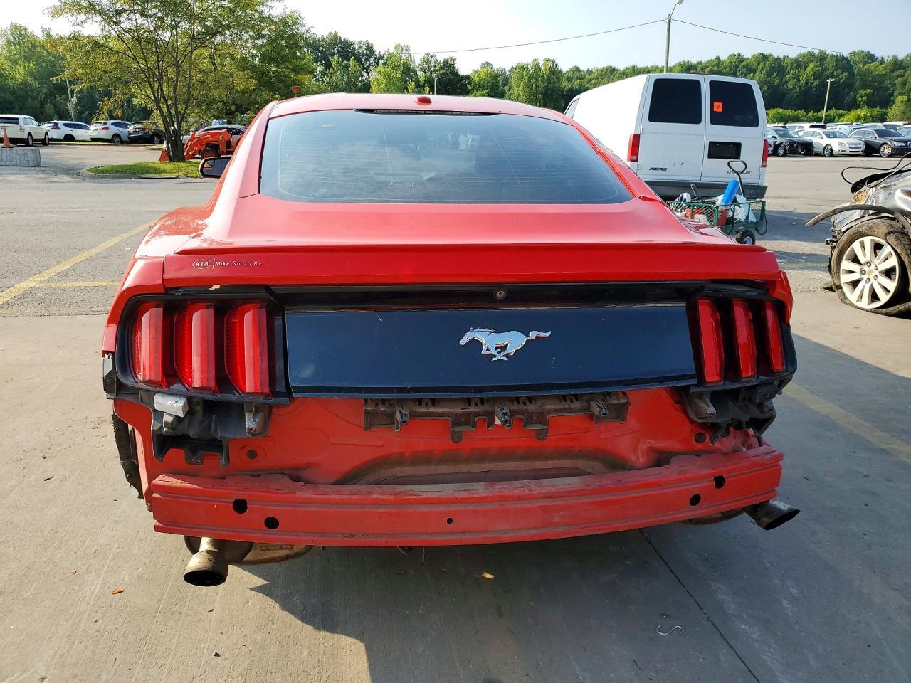 2017 Ford Mustang - zdjęcie 6