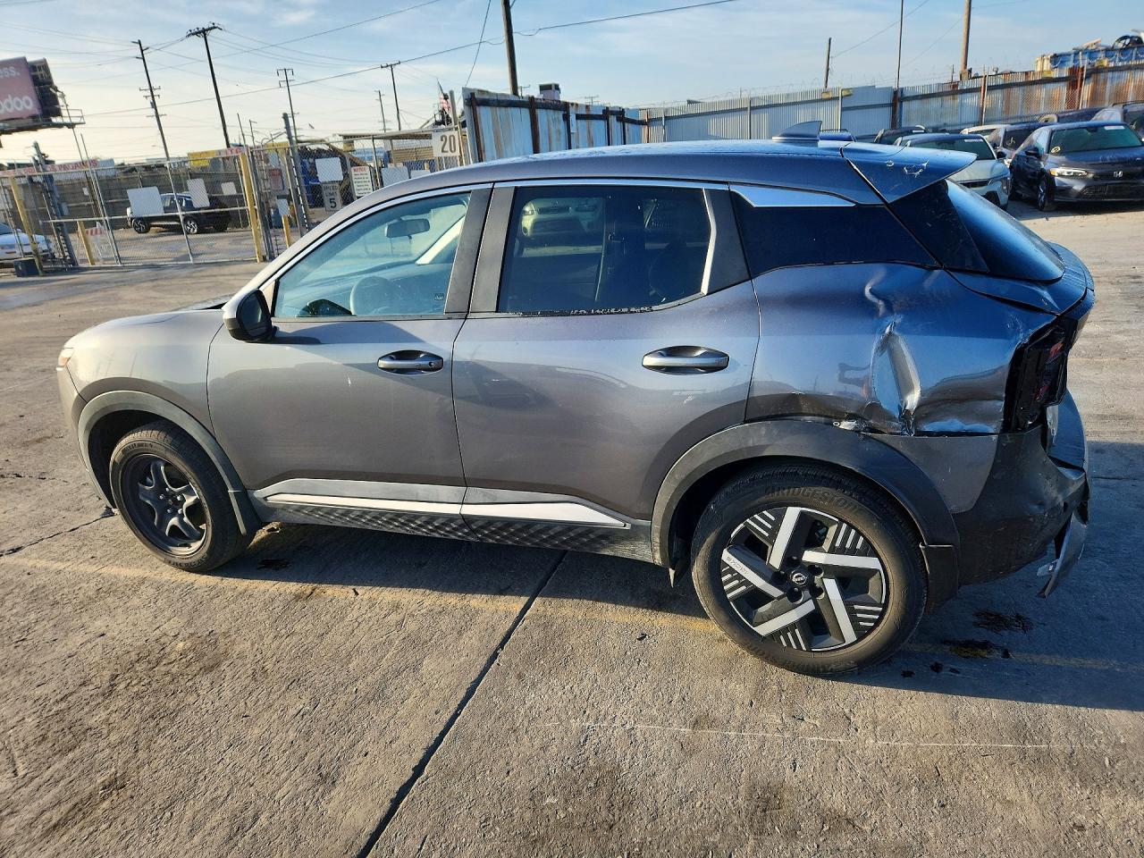 2025 Nissan Kicks Sv - zdjęcie 2