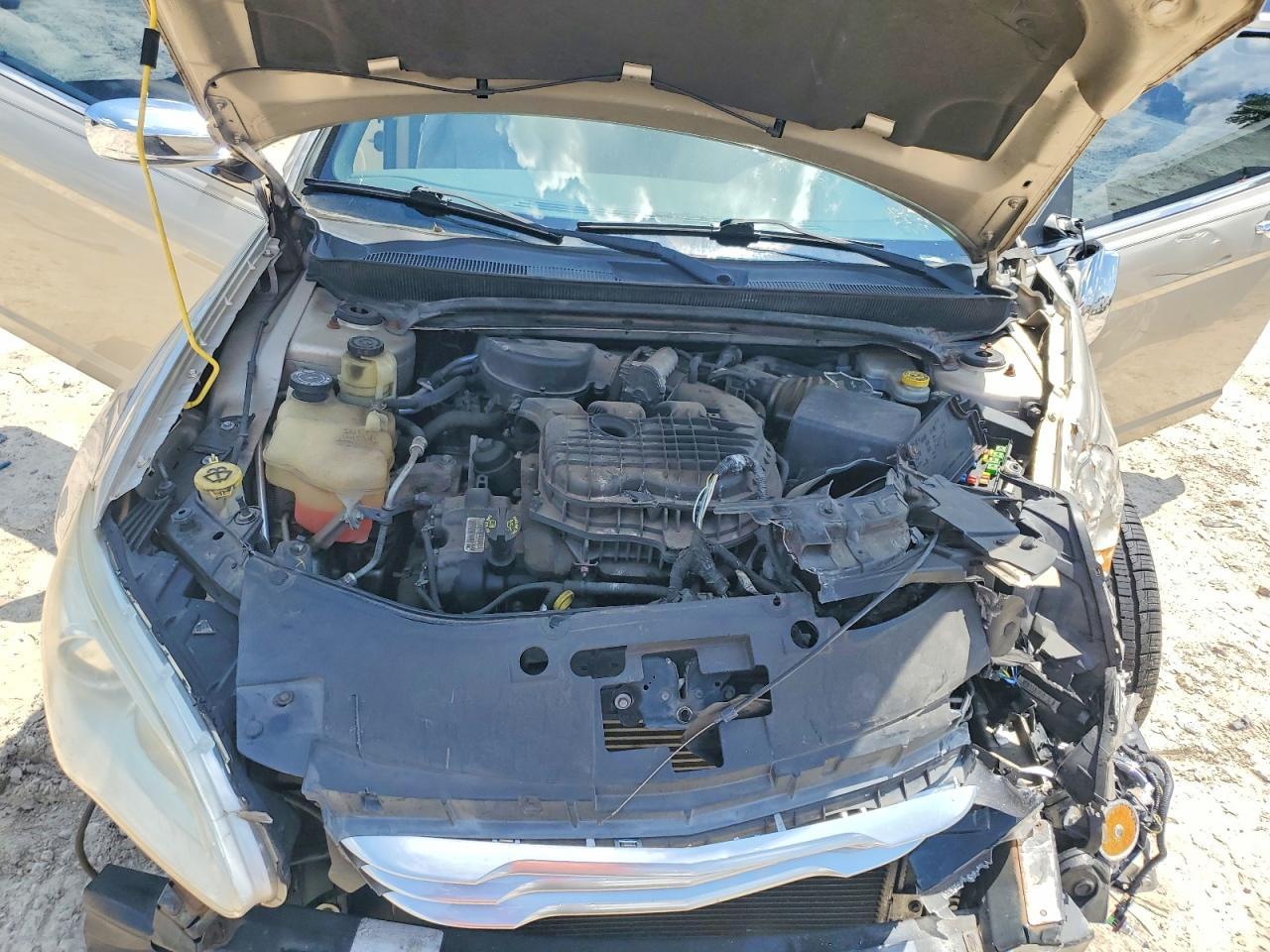 2013 Chrysler 200 Limited - zdjęcie 11
