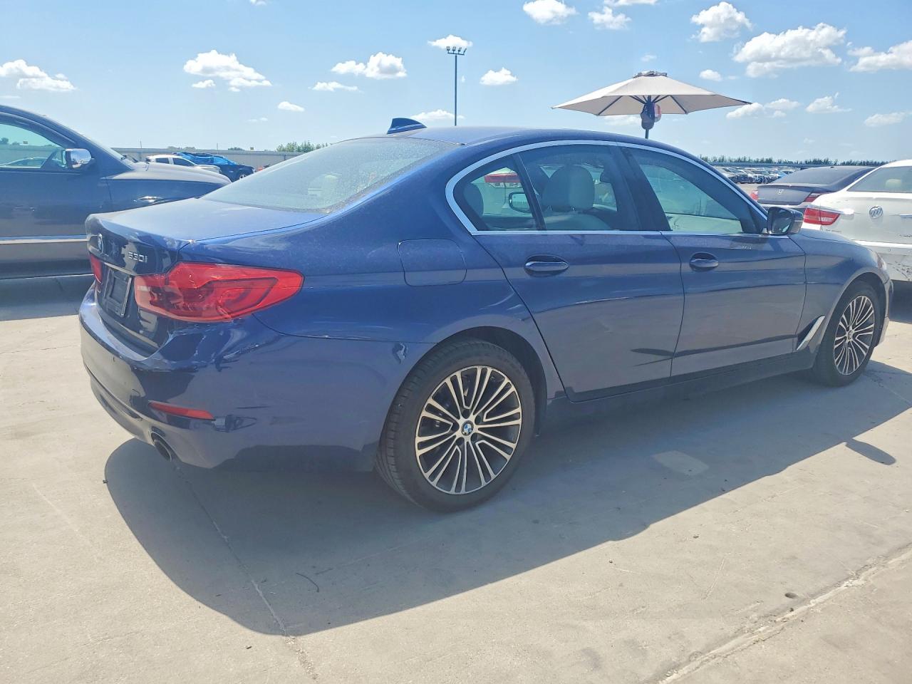 2020 BMW 530 I - zdjęcie 3