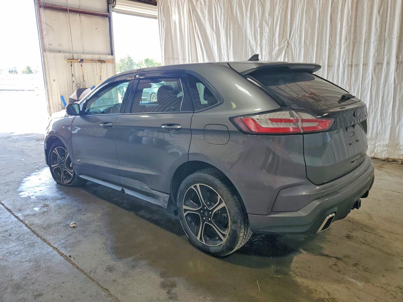2023 Ford Edge St - zdjęcie 2