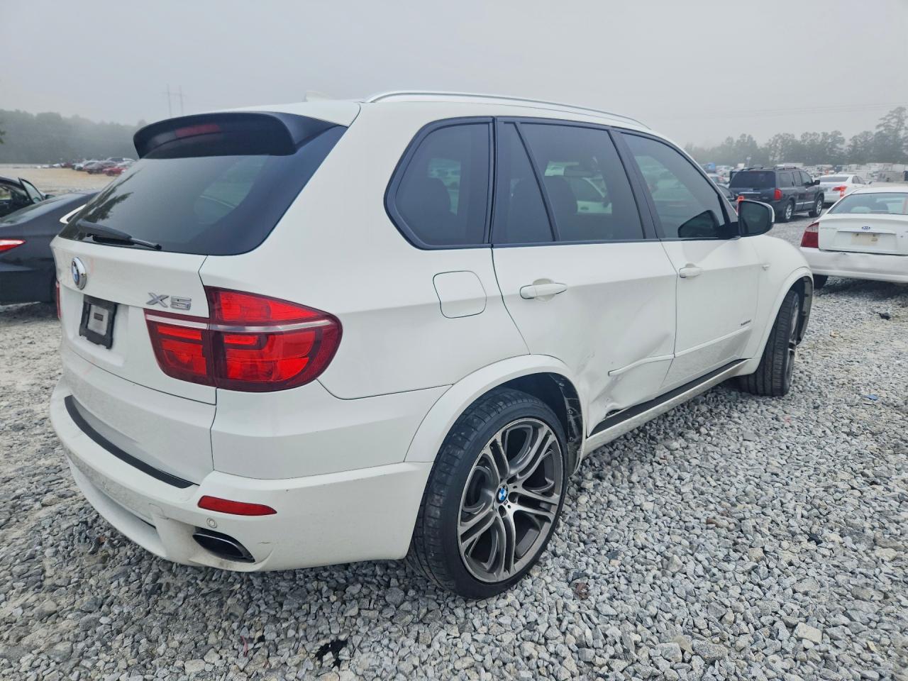 2013 BMW X5 xDrive50I - zdjęcie 3