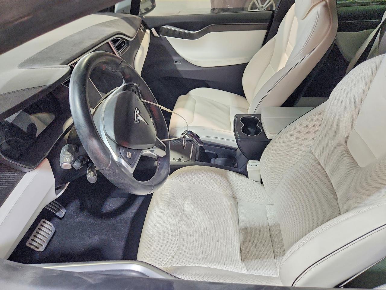 2016 Tesla Model X - zdjęcie 7