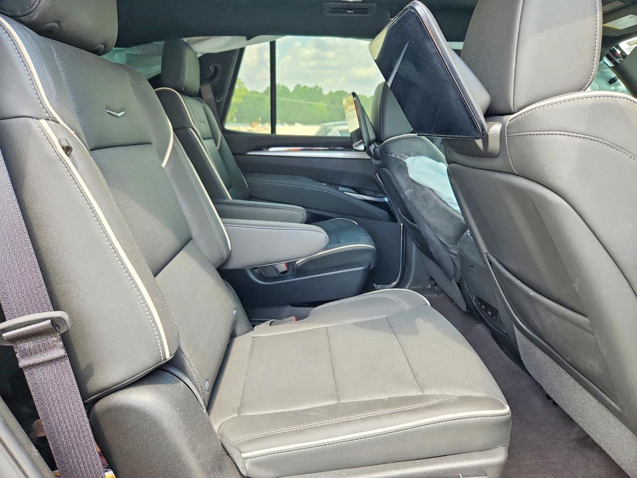 2026 Cadillac Escalade Luxury - zdjęcie 11