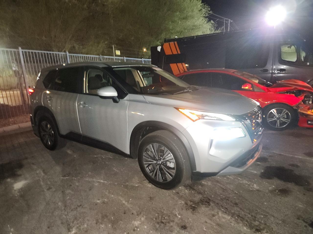 2023 Nissan Rogue Sv - zdjęcie 4