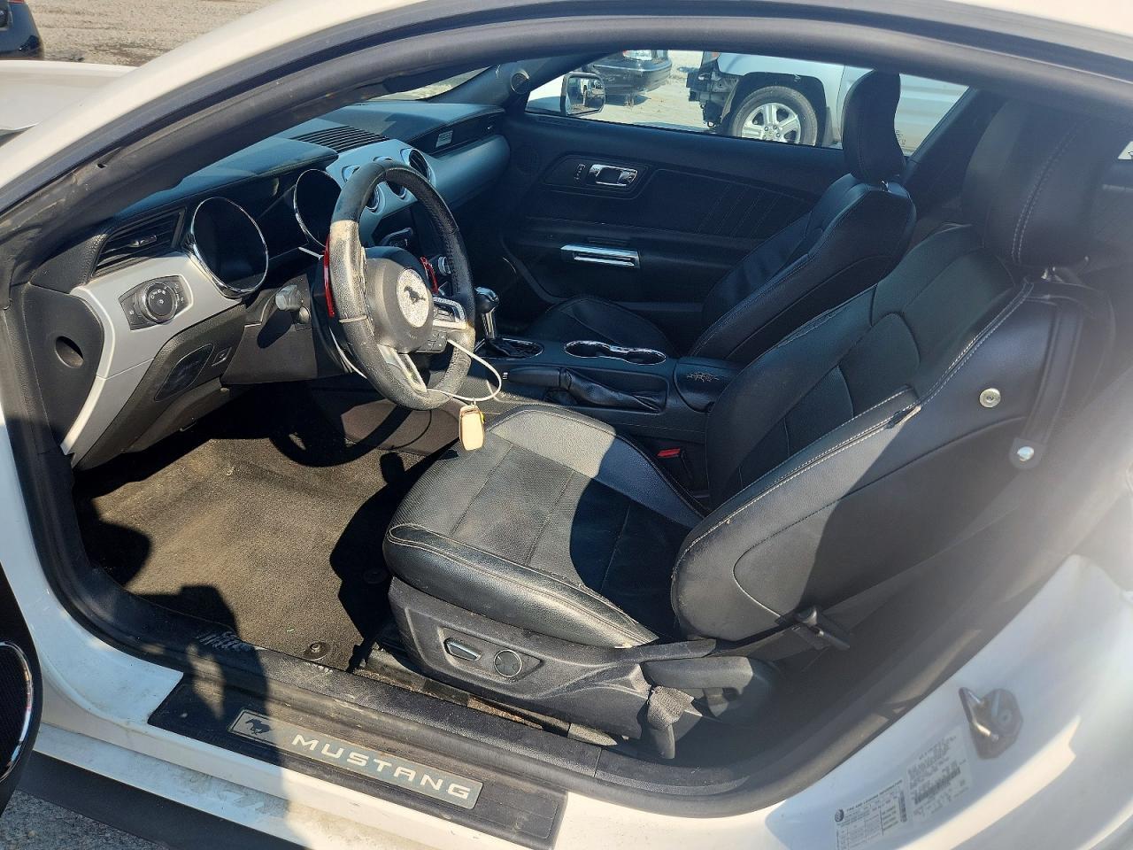 2015 Ford Mustang - zdjęcie 7