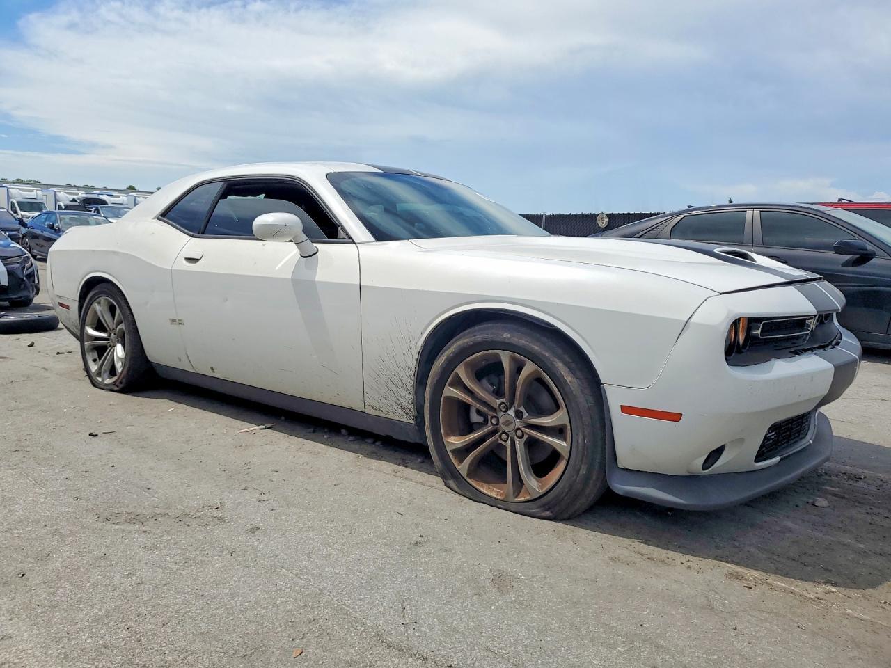 2020 Dodge Challenger R/T - zdjęcie 4