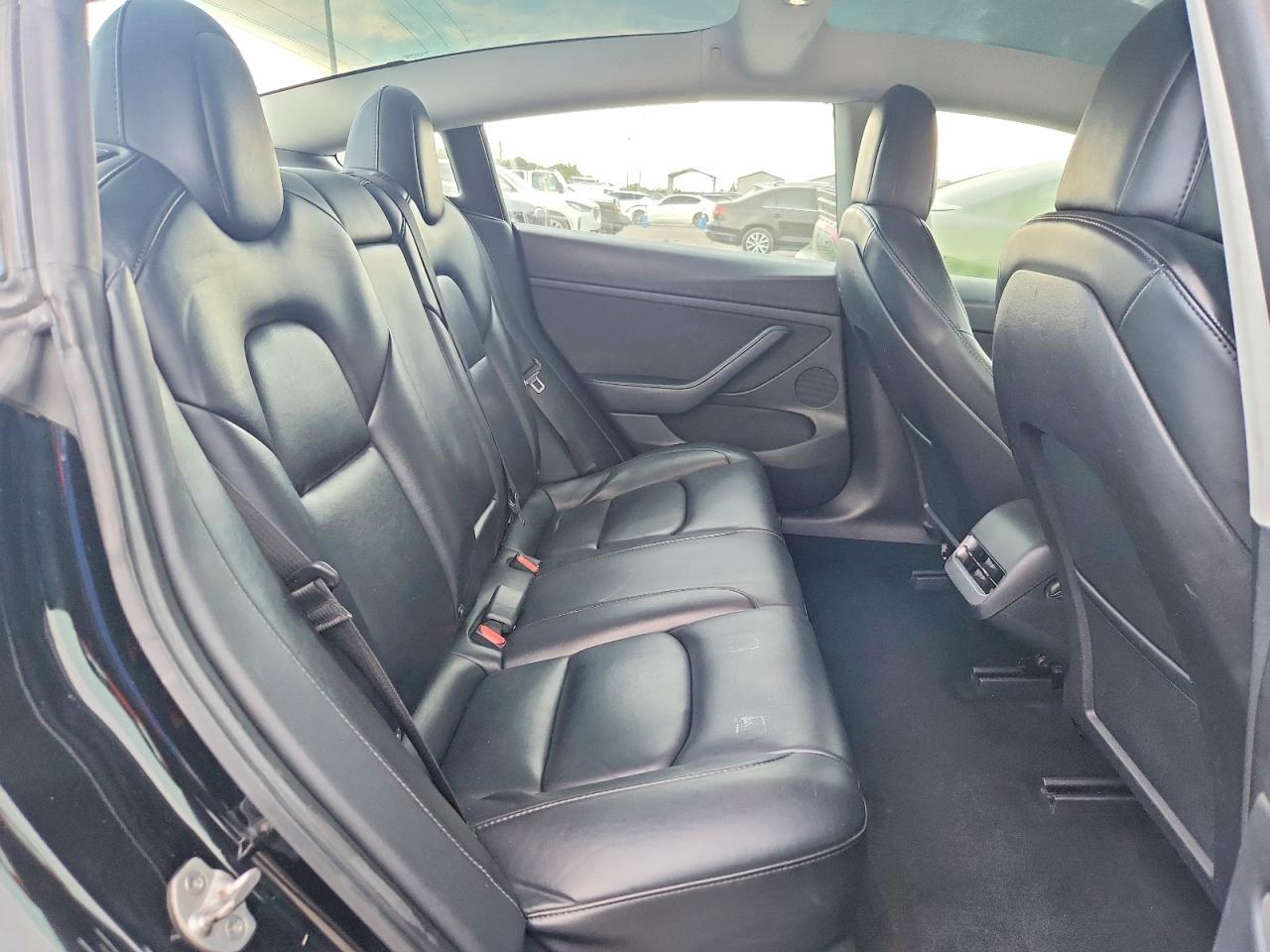 2023 Tesla Model 3 - zdjęcie 10