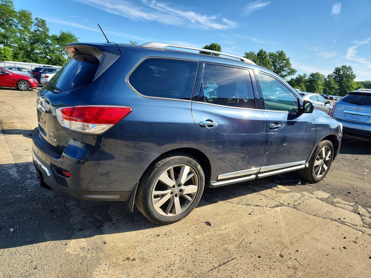 2014 Nissan Pathfinder Platinum - zdjęcie 3