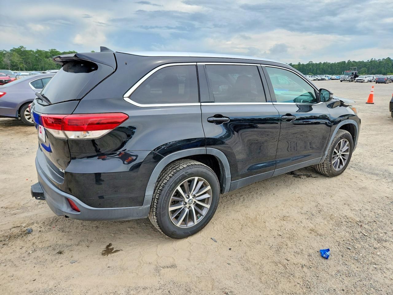 2019 Toyota Highlander Xle - zdjęcie 3