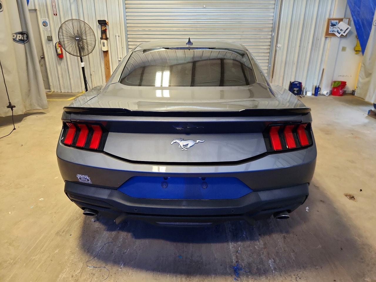 2024 Ford Mustang - zdjęcie 6