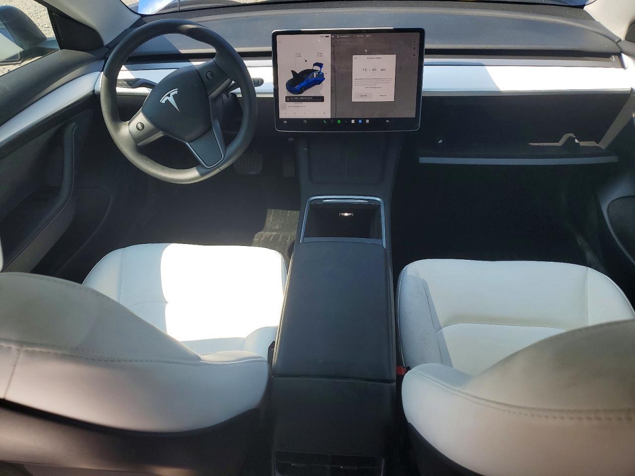 2023 Tesla Model 3 - zdjęcie 8