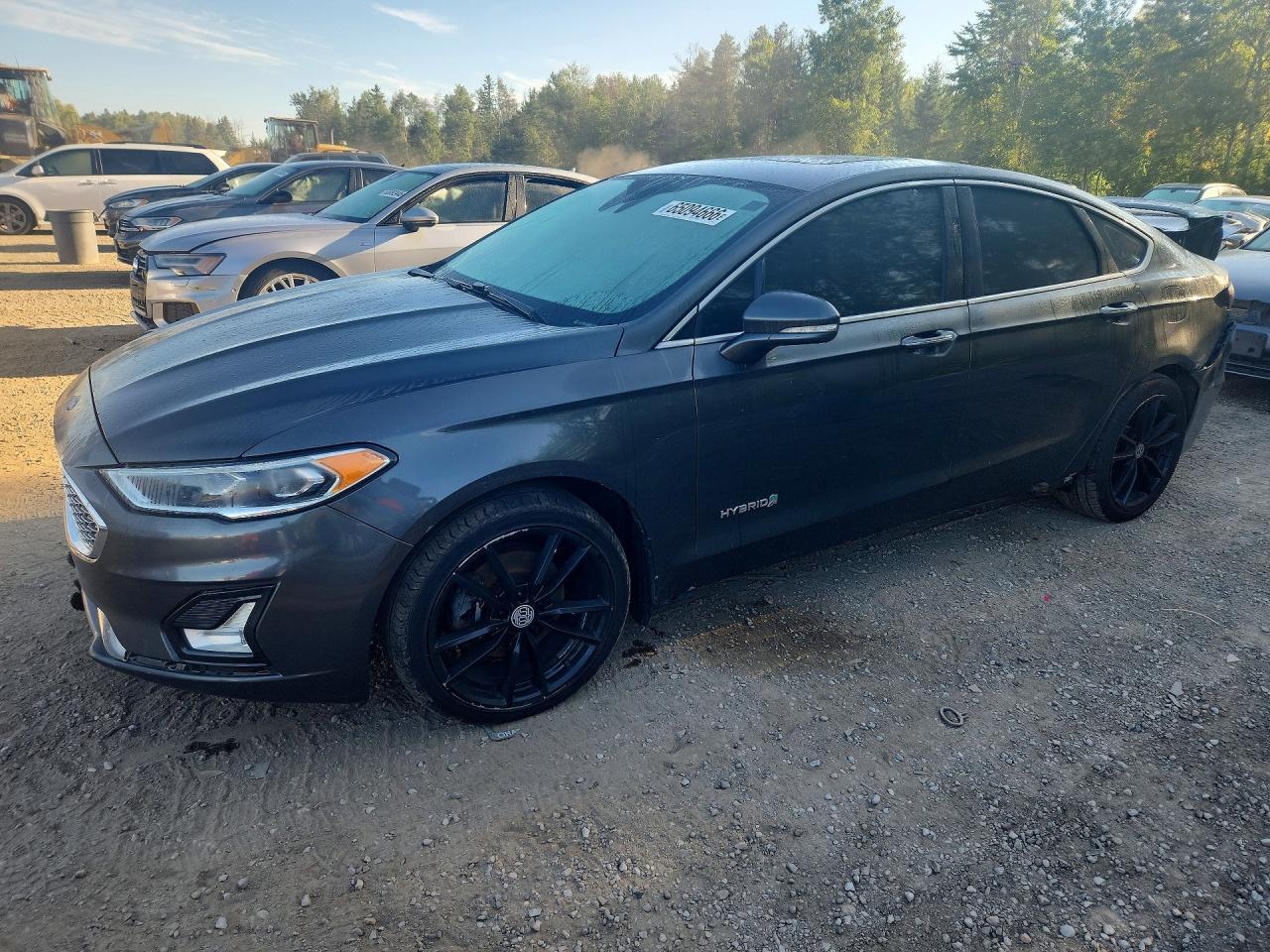 2019 Ford Fusion Titanium - zdjęcie główne