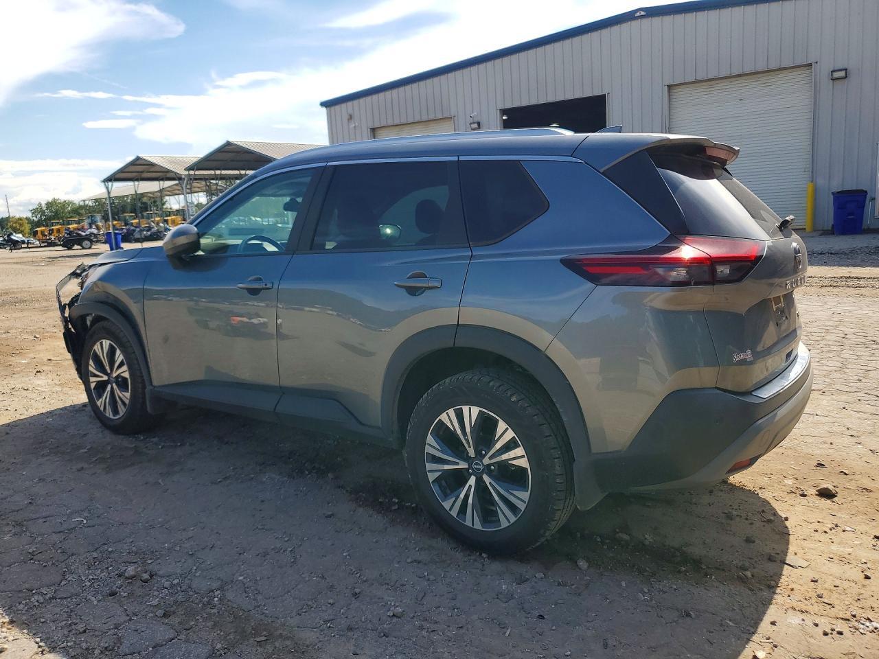 2023 Nissan Rogue Sv - zdjęcie 2