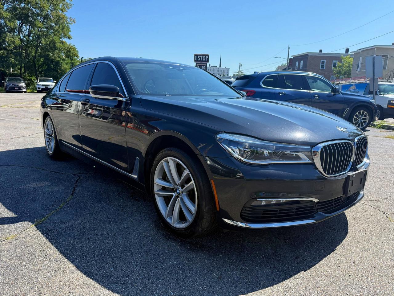2018 BMW 750 Xi - zdjęcie 4