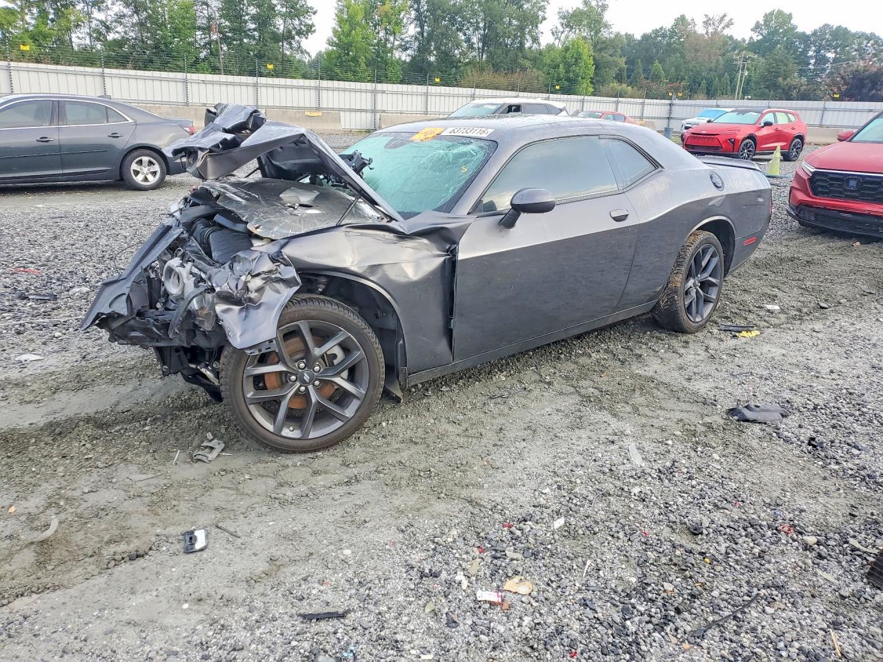 2022 Dodge Challenger Sxt - zdjęcie główne