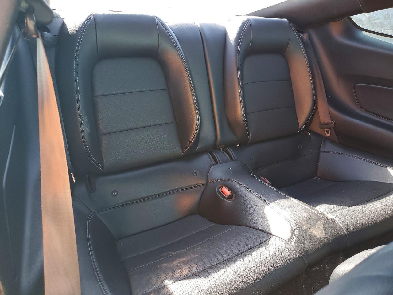 2022 Ford Mustang - zdjęcie 10