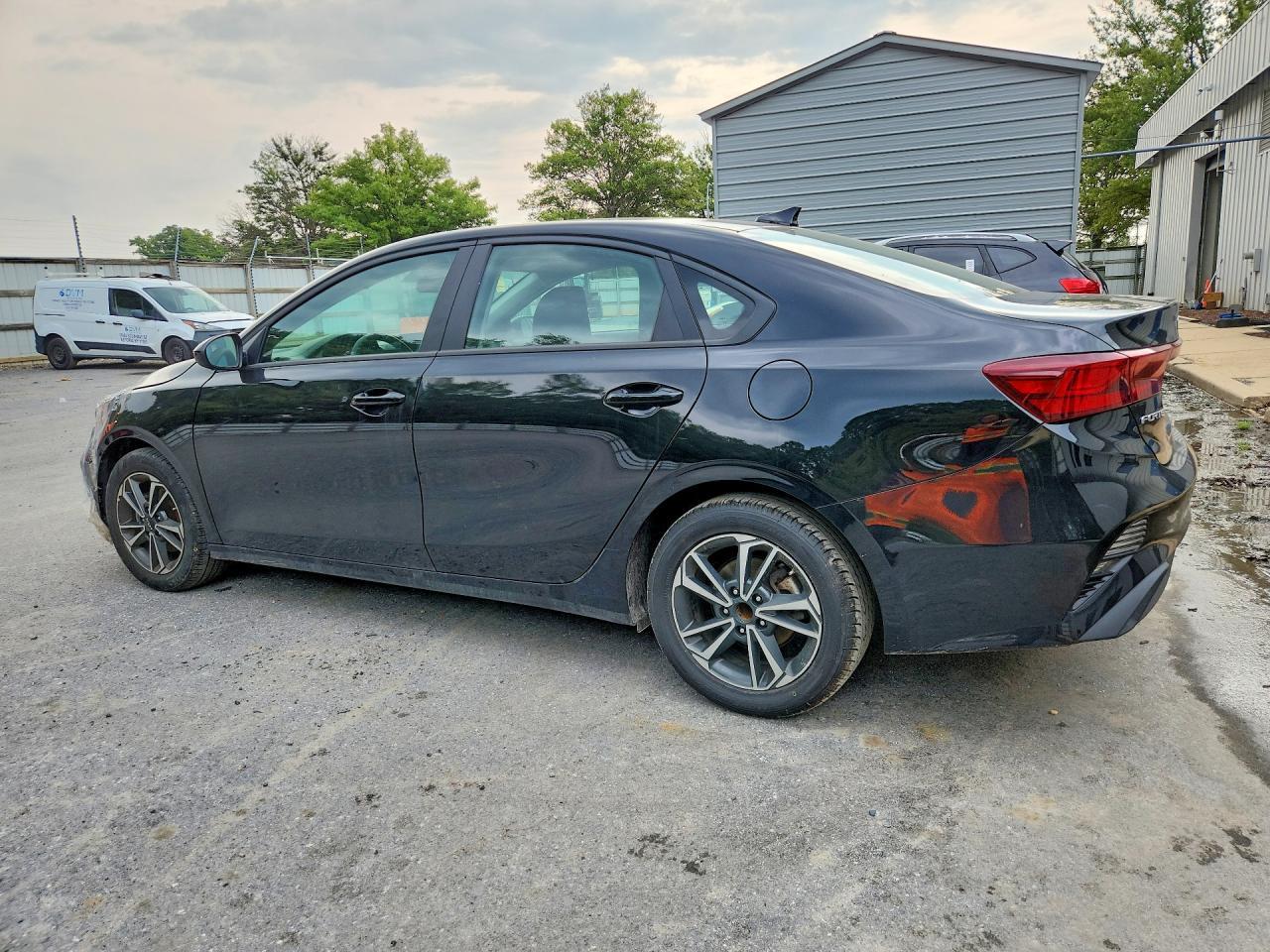 2024 Kia Forte Lxs - zdjęcie 2