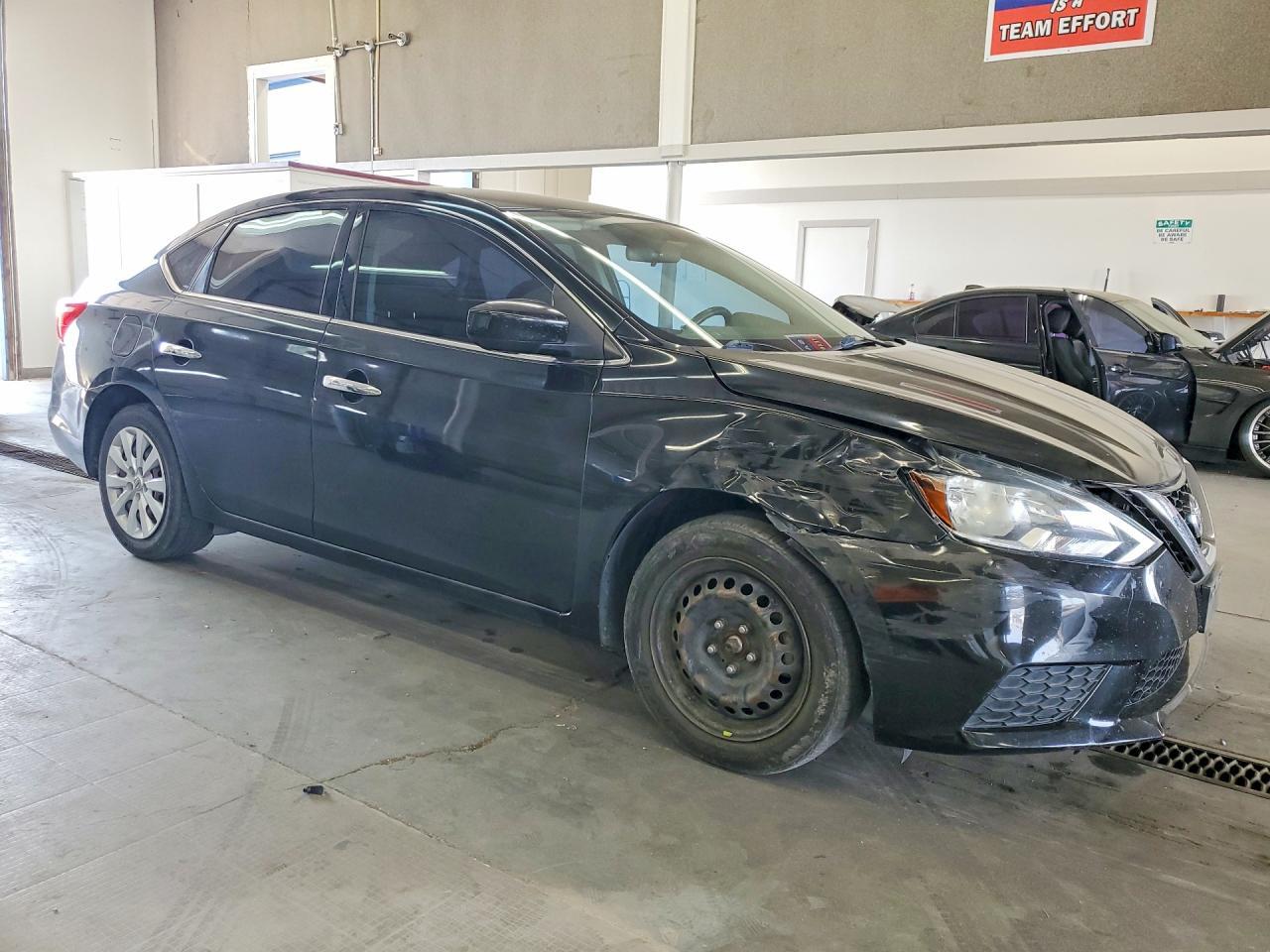 2019 Nissan Sentra S - zdjęcie 4