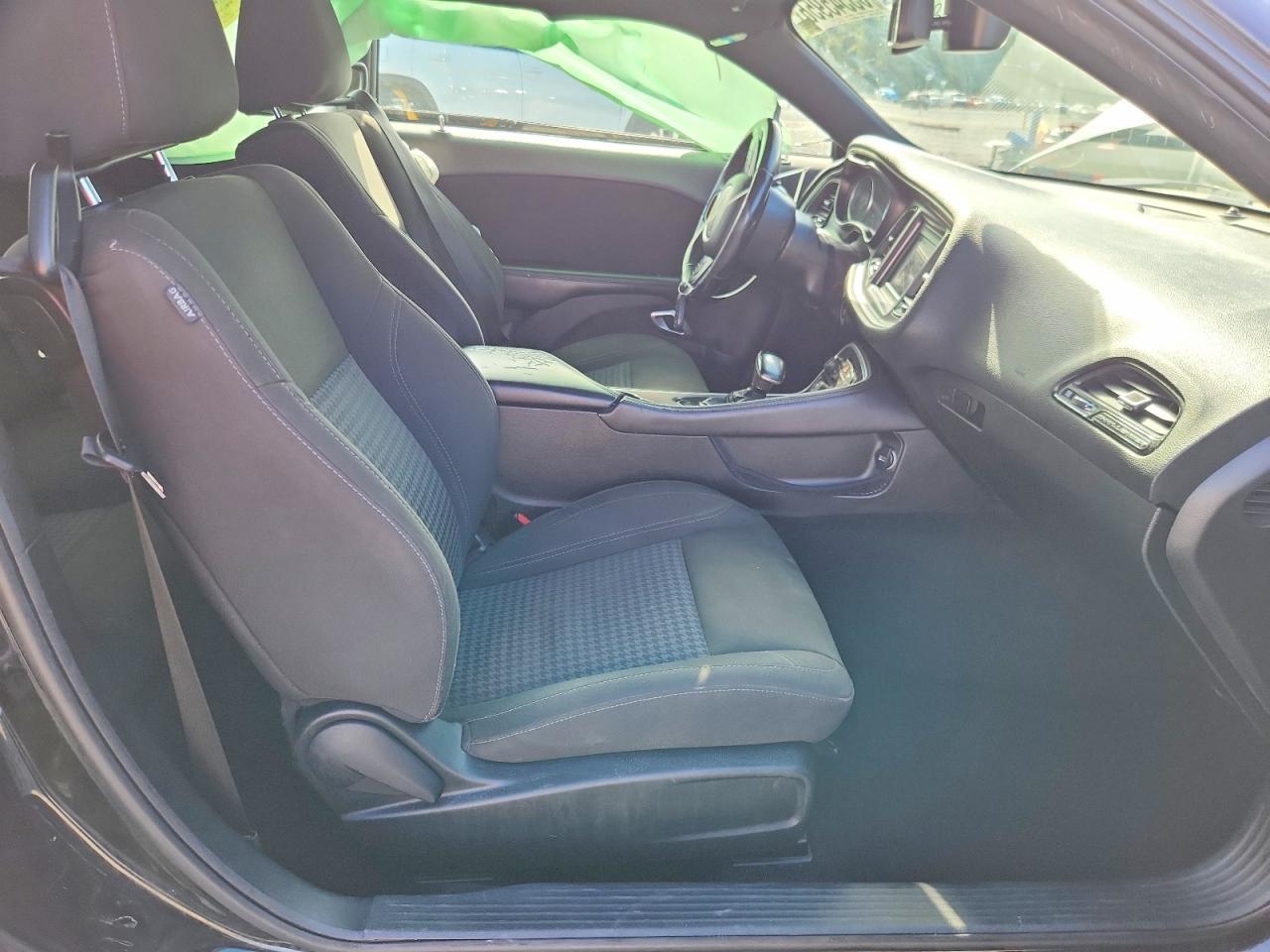 2020 Dodge Challenger Sxt - zdjęcie 7