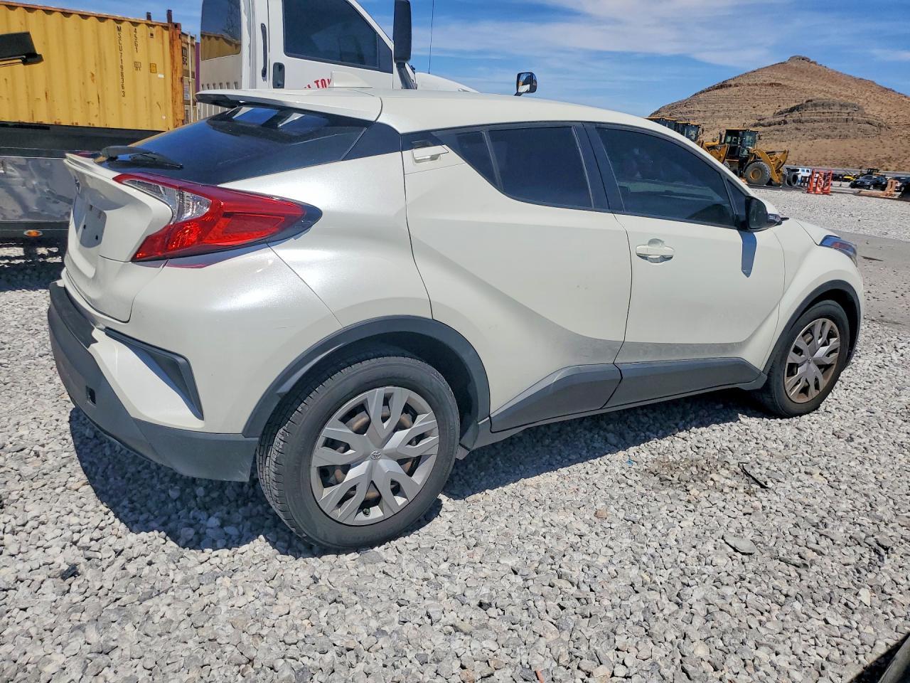 2019 Toyota C-Hr Le - zdjęcie 3