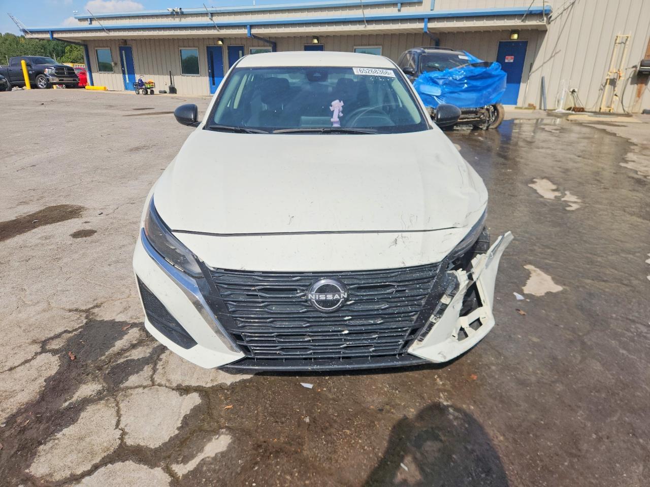 2025 Nissan Altima Sv - zdjęcie 5