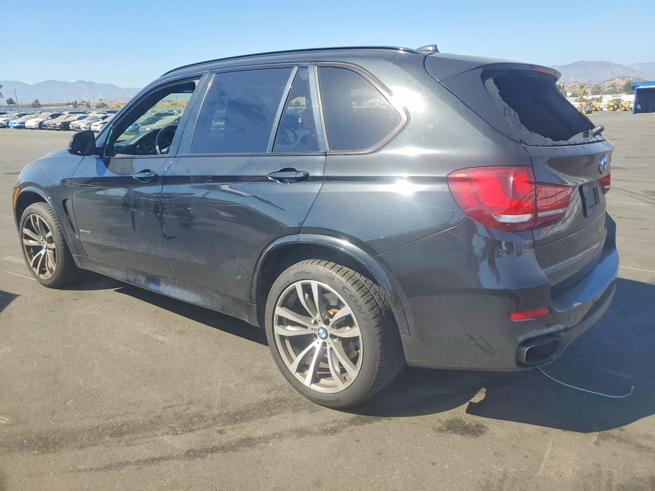 2015 BMW X5 xDrive50I - zdjęcie 2
