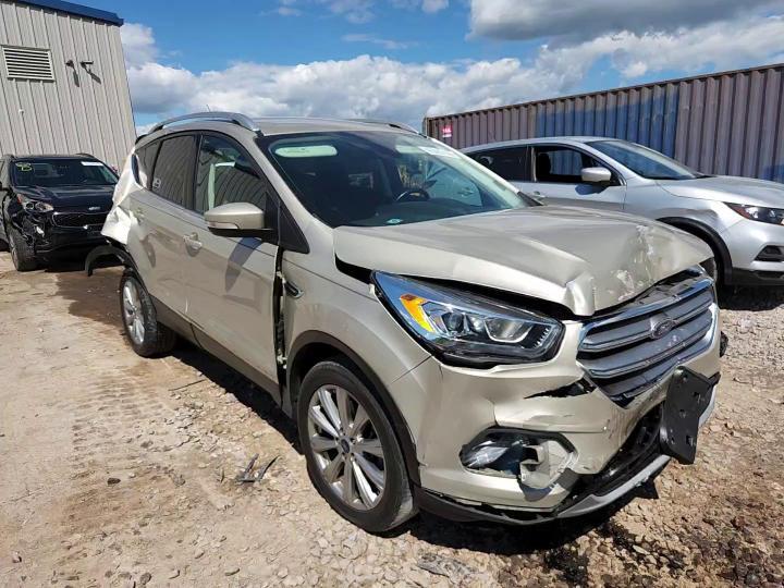 2017 Ford Escape Titanium - zdjęcie 15