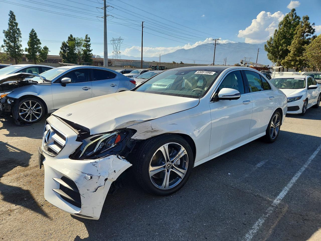 2019 Mercedes-Benz E 300 - zdjęcie główne